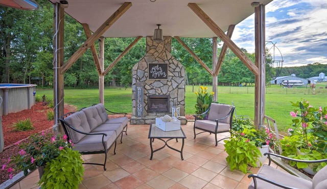 Country-Chic Waxhaw Studio w/Pool Access!