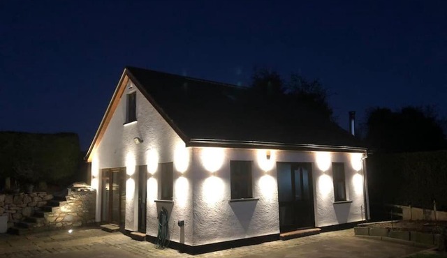Country Cottage close to the city.