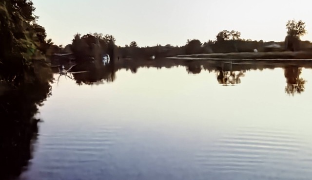 Country Cottage Retreat located on the Rideau River-swim, relax and explore.