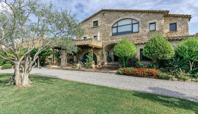Country House 'Cal Secretari' with Shared Pool, Private Terrace and Wi-Fi