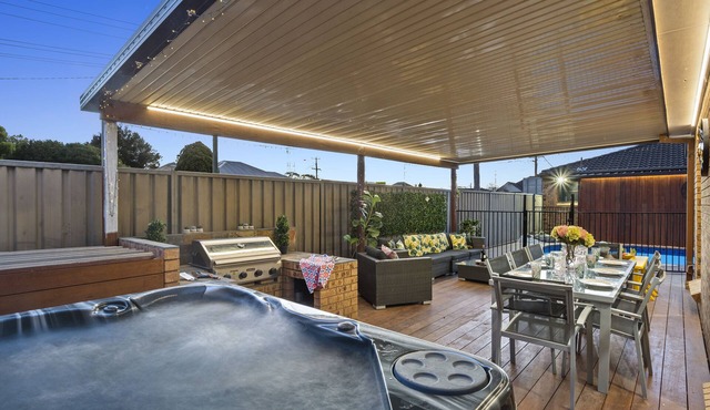 Country Homestead - Pool, Hot Tub, Ducted Aircon