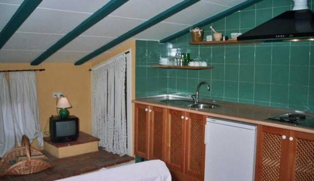 Country House 'Casa Verde' with Mountain View, Private Terrace and Wi-Fi