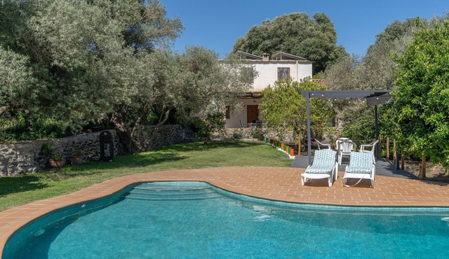Country House 'Cortijo Corral Del Gallo' with Mountain View, Wi-Fi and Air Conditioning