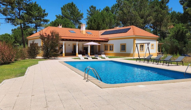 Country House in Montalvo