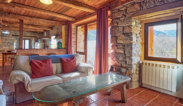 Country House 'Mirador De Babia I' with Wi-Fi