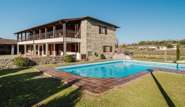 Country House 'Quinta Das Regadas' with Mountain View, Private Pool and Wi-Fi