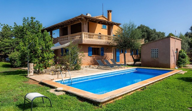 Country House "Sa Plana" with Private Pool, 2 Private Terraces & Wi-Fi