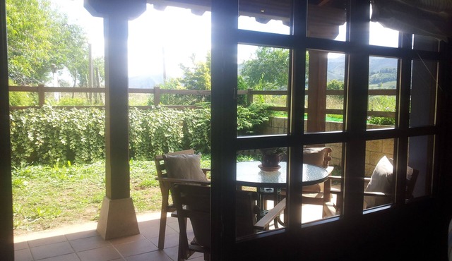 Country house with fireplace and private garden, for 2/4 people in Asturias.