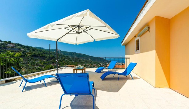 Country House with Terrace near Sorrento