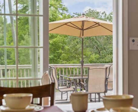 Country Livin.. Sleeps 11.. Available!!!