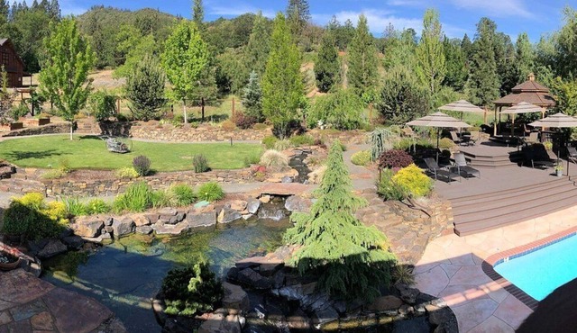 Country Willows Inn and Estate