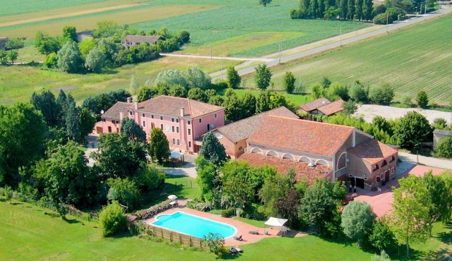 Countryside Bliss with Pool & Tennis