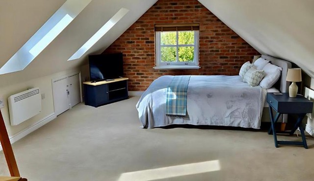 Countryside Garden Loft near Lymm