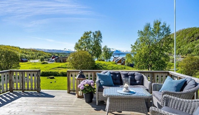 Countryside Holiday Home in Norwegian Fjord with Mountain Views & Serene Gardens