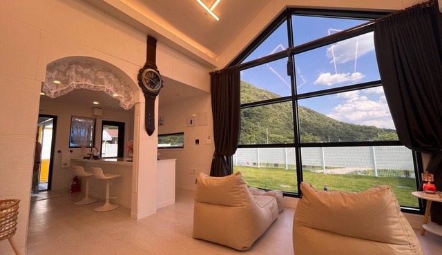 Couple Camping Stay a newly built private lodge