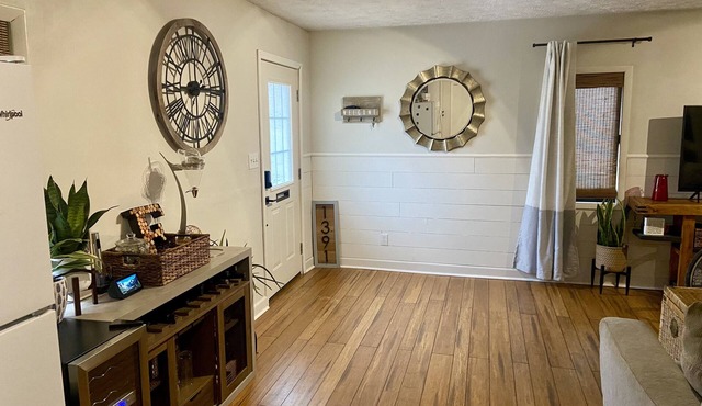 Couples' Hideaway - Relaxing barndominium with hammock, firepit, & covered patio