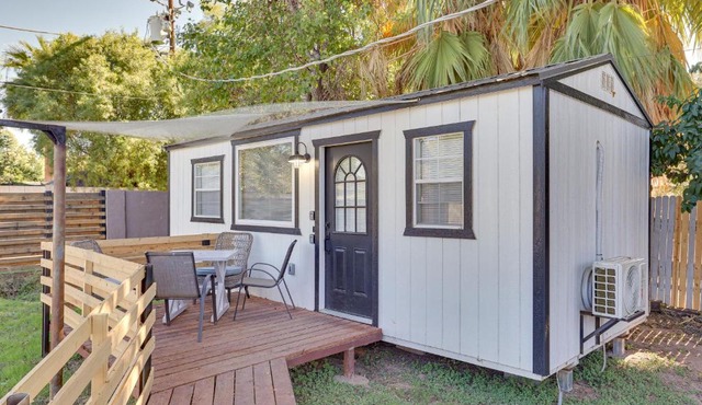 Couples Retreat! Tiny Home 5 Mi to Dtwn Phoenix
