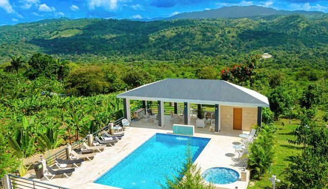 "Couples - Unforgettable Vacation Villa" with a beautiful majestic view!