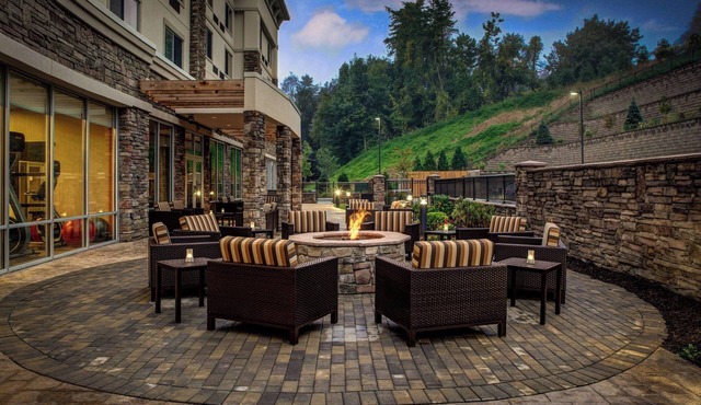Courtyard Boone