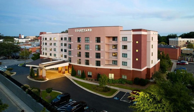 Courtyard by Marriott Carrollton