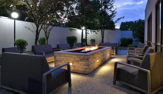 Courtyard by Marriott Detroit Utica