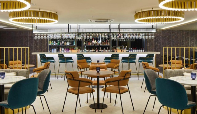 Courtyard by Marriott London Heathrow Airport