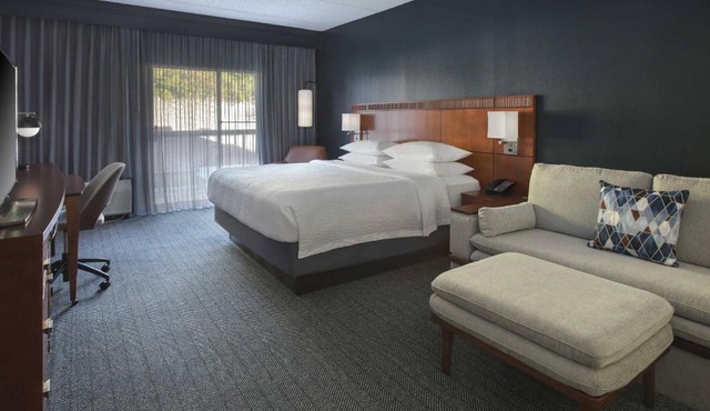 Courtyard by Marriott Norwalk