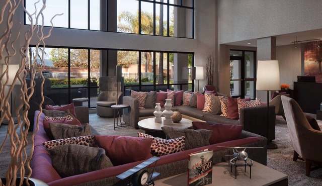 Courtyard by Marriott Oakland Airport
