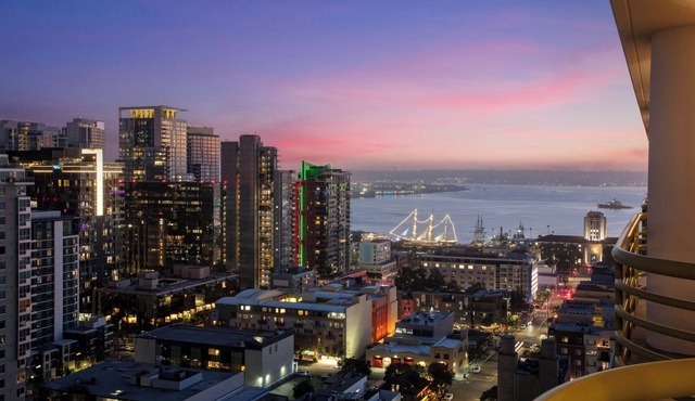 Courtyard by Marriott San Diego Downtown Little Italy