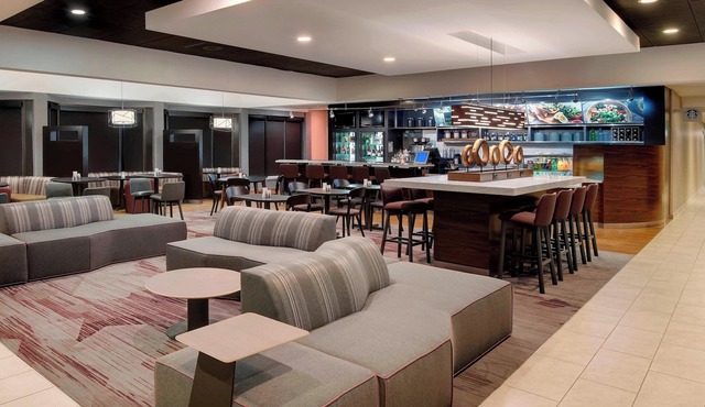 Courtyard by Marriott Savannah Midtown