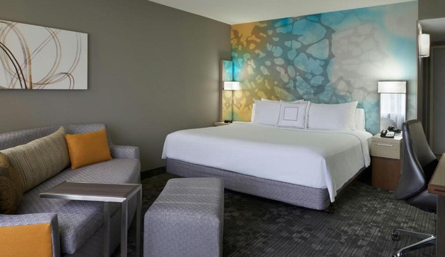 Courtyard by Marriott Toronto Airport