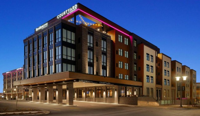 Courtyard by Marriott Milwaukee Brookfield at Poplar Creek