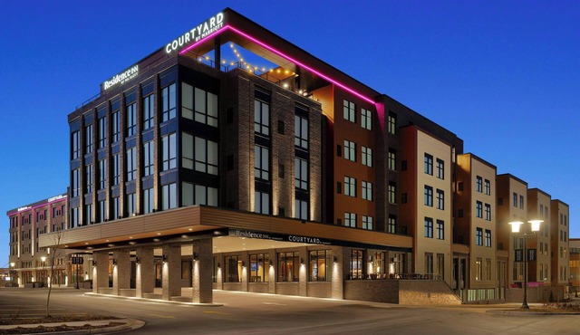 Courtyard by Marriott Milwaukee Brookfield at Poplar Creek