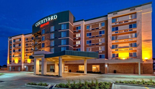 Courtyard by Marriott Westbury Long Island