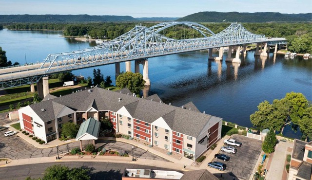 Courtyard La Crosse Downtown/Mississippi Riverfront