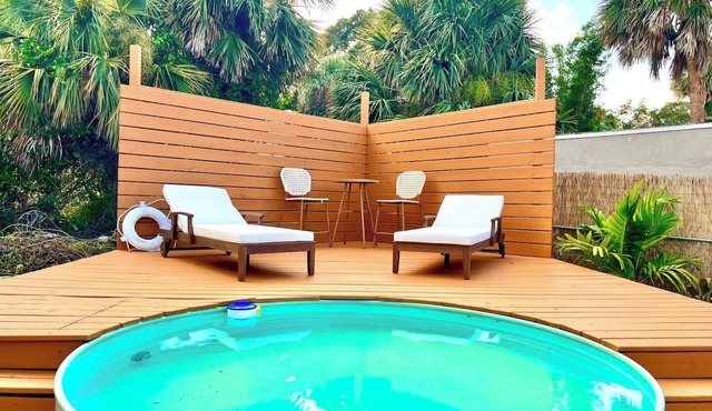 Cowboy Pool/Mini Golf/Walk 2 Beach & Ocean Center! Pets OK