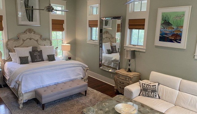 Coziest Luxury Guesthouse by the Beach…Romantic Escape