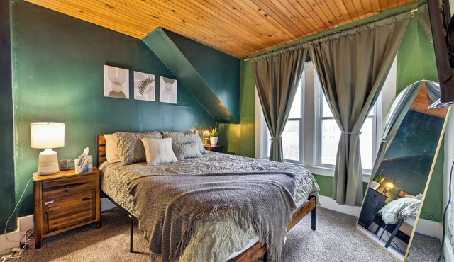 Cozy 1 bd apt-make you feel like home in the village of Liverpool