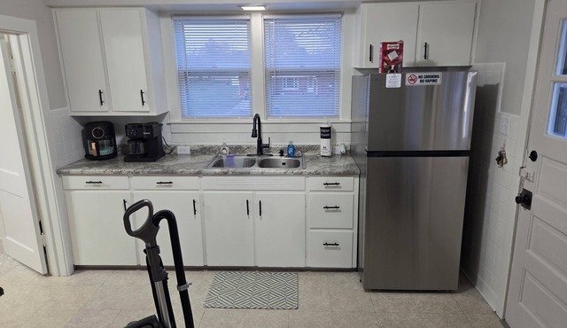 Cozy 1-bedroom building in terrific Springfield with AC