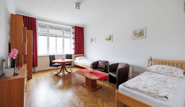 Cozy 1-room apartment near AKH, subway station opposite