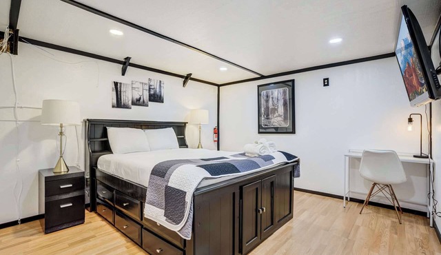 Cozy 1BR Retreat, Sleeps 4, Near I-70 & DEN