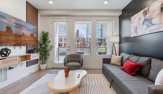 Cozy 1BR w Parking, Near Temple Sq & Delta Ctr