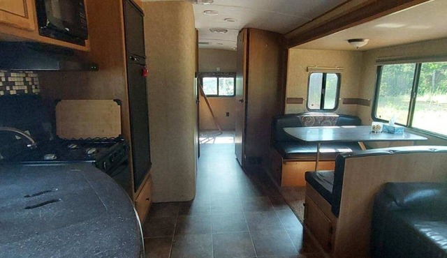Cozy 2-bedroom RV with Private Sandy Beach on the Sturgeon Bay!