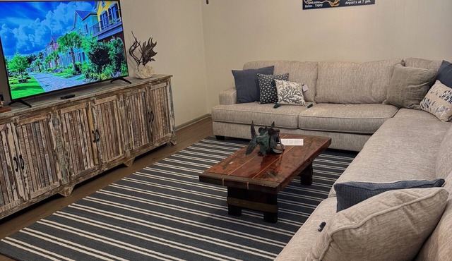 Cozy 2-bedroom renovated mobile home in serene Steinhatchee with Back Patio