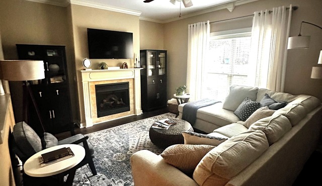 Cozy 2-bedroom townhome near Lake Willastein