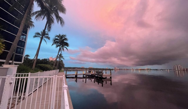 Cozy 2-bedroom condo with AC in tranquil North Fort Myers