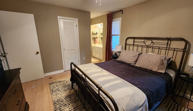 Cozy 2 Bedroom Within 15 Minutes of The Masters