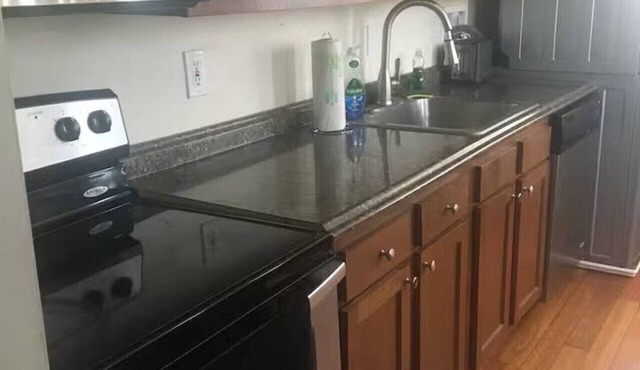 Cozy 2 Bedrooms | Full Kitchen | Smart TV