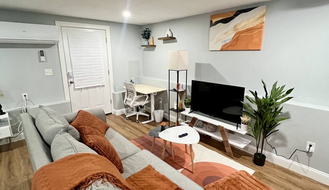 Cozy 2-Floor Apartment with Garage Access