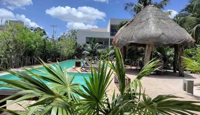 Cozy 2BR Apt, 50 meters from the beach with large pool